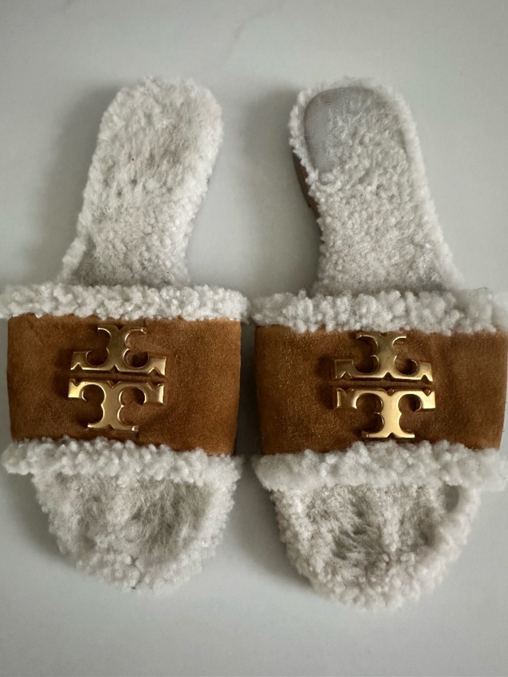 Tory Burch Camel Shearling Slide - Picture 4 of 5